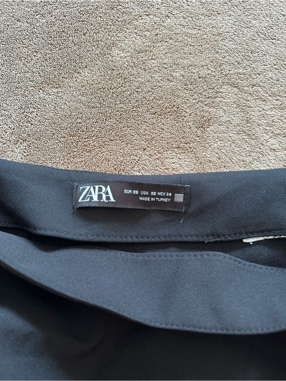 Black Zara skort, size extra small; it has a left-side closure and ties. - Picture 7 of 9